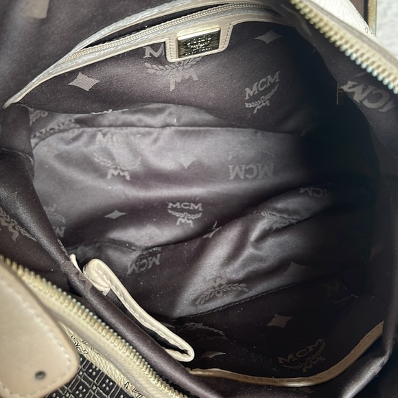 MCM BEIGE VISETOS COATED LOGO CANVAS & LEATHER HOBO SHOULDER OR CROSSBODY BAG - Picture 8 of 17